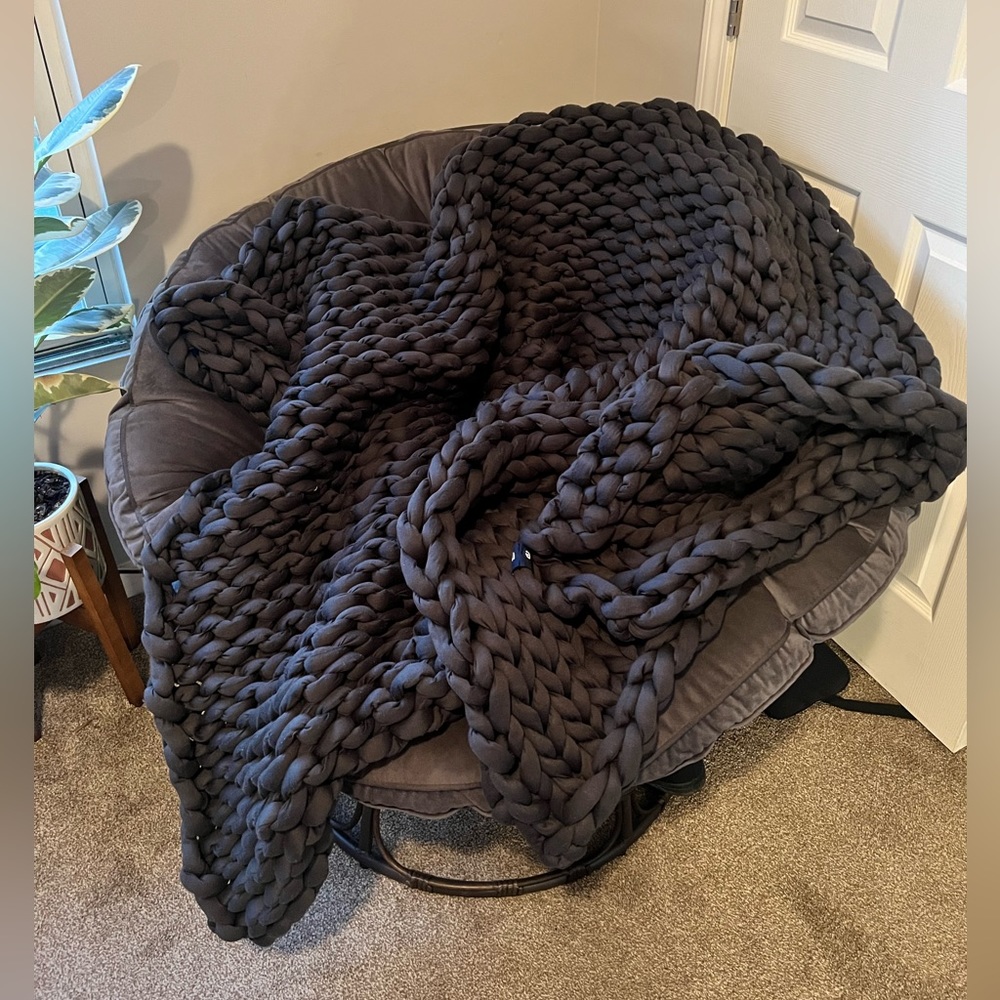 Queen size 22lb weighted chunky knit blanket